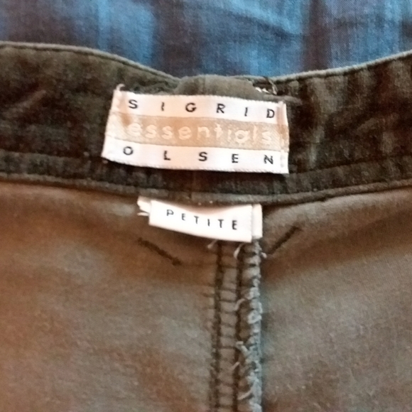 Sigrid Olsen Women's Velvet Jeans. - Picture 7 of 8